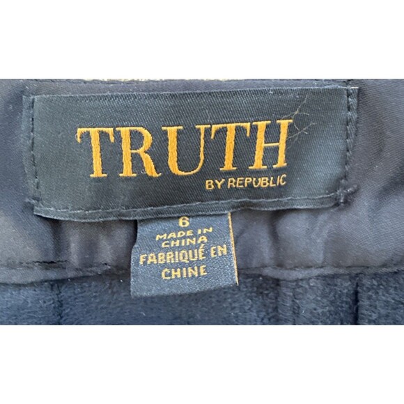 Truth By Republic Women’s Faux Leather Black Pleated Skirt - Size 6 - Picture 4 of 6